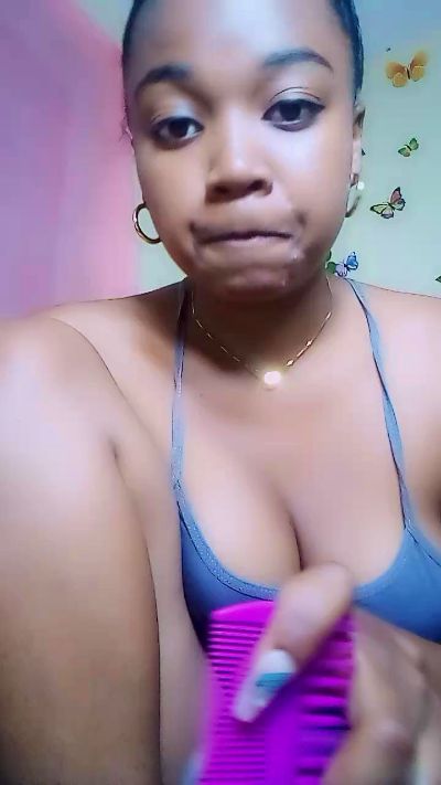 bigass004 live cam on Cam4