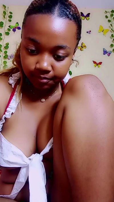 bigass004 live cam on Cam4