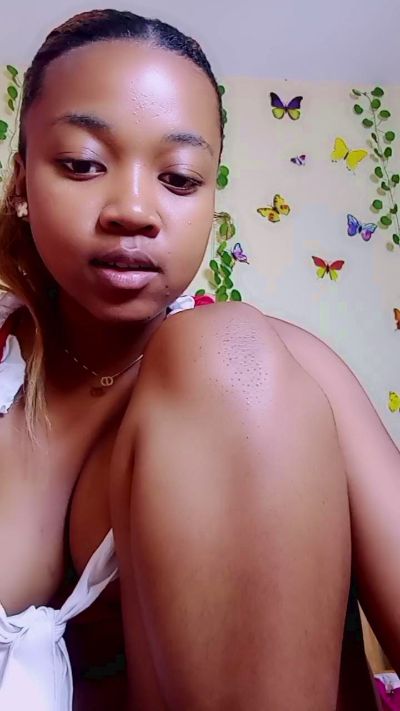 bigass004 live cam on Cam4