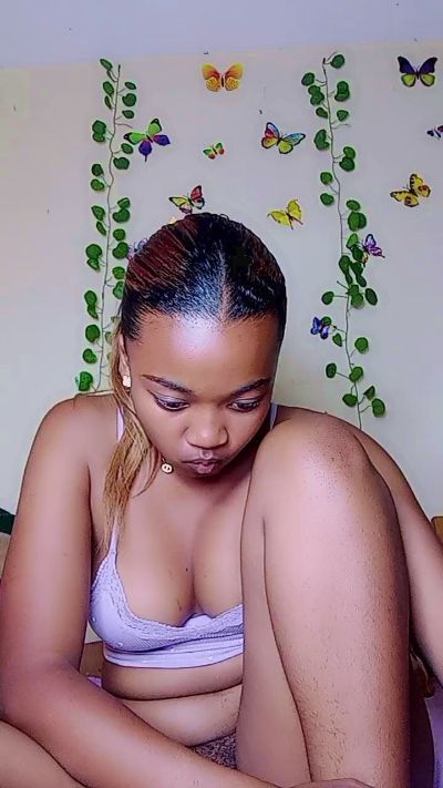 bigass004 live cam on Cam4