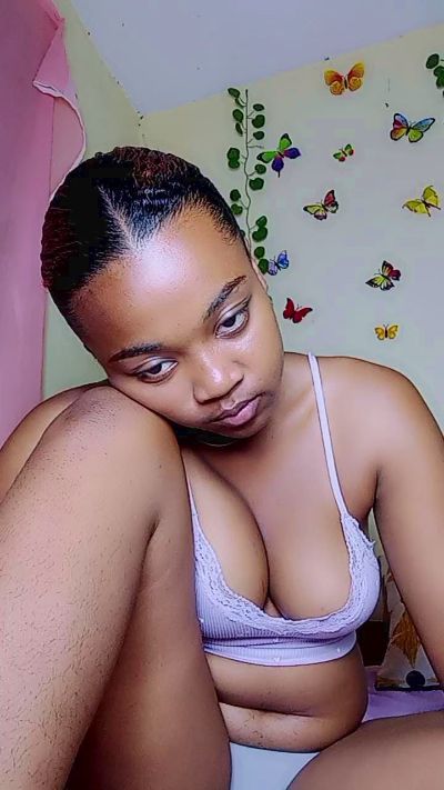 bigass004 live cam on Cam4