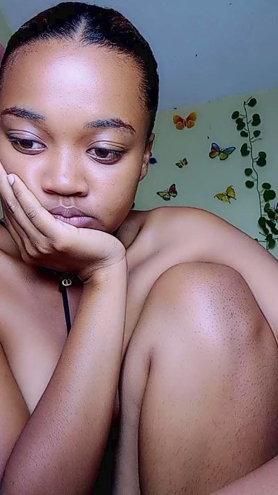 bigass004 live cam on Cam4