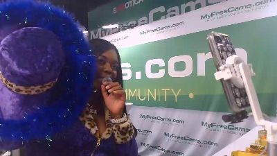 bigbootibambi live cam on Cam4