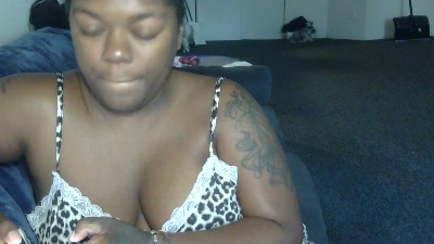 bigbootibambi live cam on Cam4