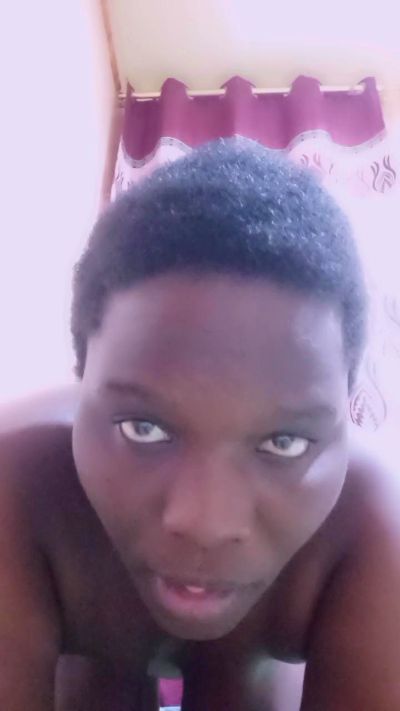bigbutty001 live cam on Cam4