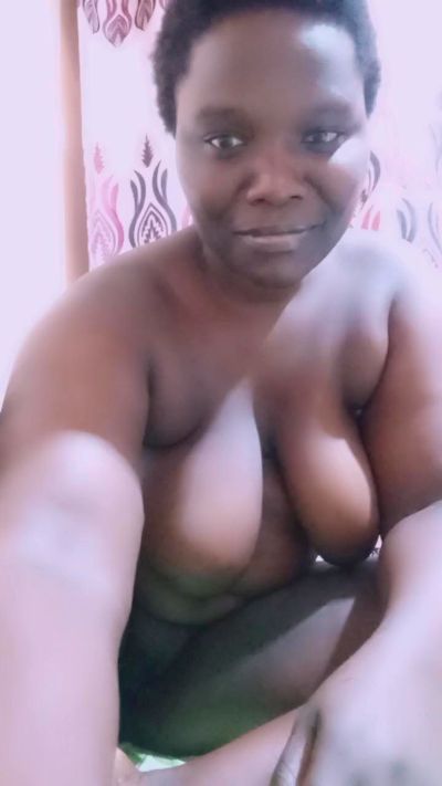 bigbutty001 live cam on Cam4