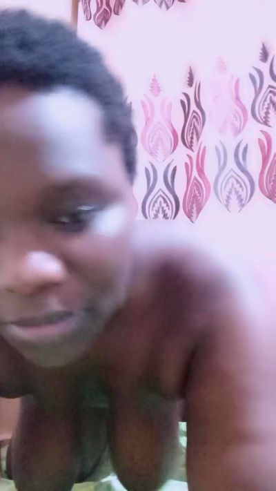 bigbutty001 live cam on Cam4