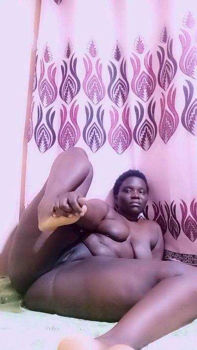 bigbutty001 live cam on Cam4