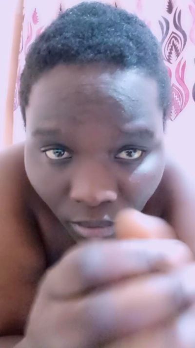 bigbutty001 live cam on Cam4