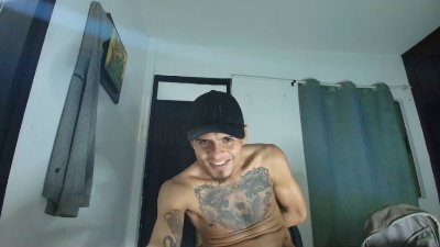 bigcentauro233 live cam on Cam4