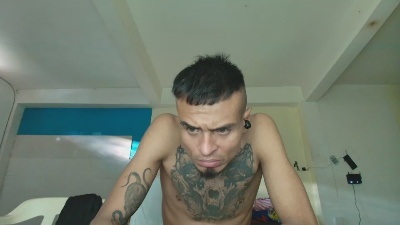 bigcentauro233 live cam on Cam4