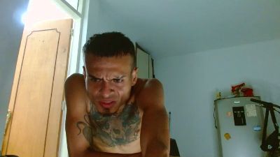 bigcentauro233 live cam on Cam4