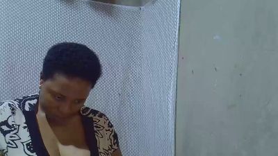 bigclit_mom live cam on Cam4