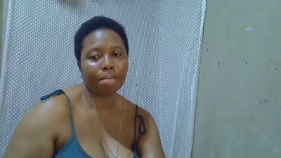 bigclit_mom live cam on Cam4