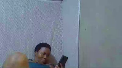 bigclit_mom live cam on Cam4