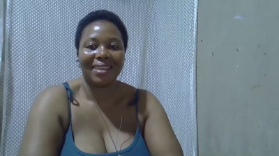 bigclit_mom live cam on Cam4
