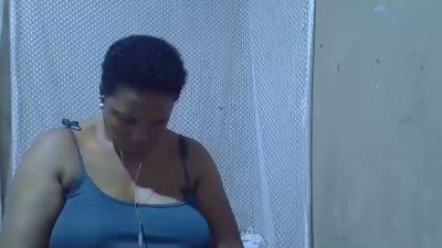 bigclit_mom live cam on Cam4