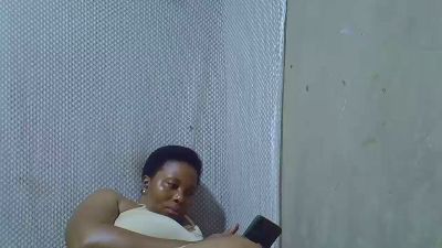 bigclit_mom live cam on Cam4