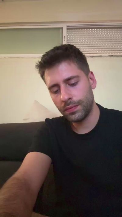 bigdickyoun1 live cam on Cam4