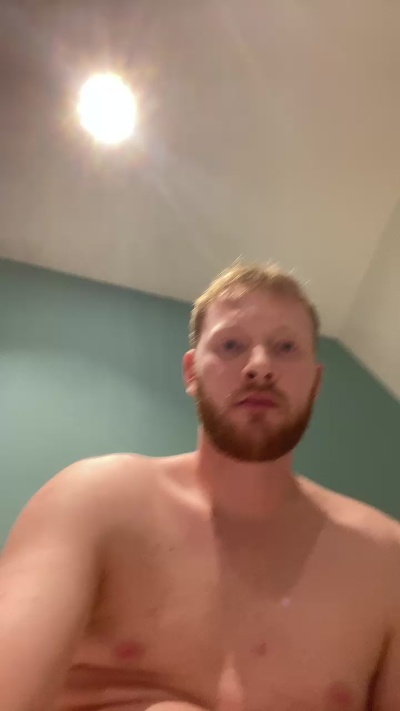 bigessential live cam on Cam4