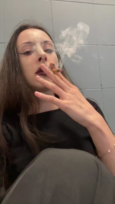 bigiulia42gcom2 live cam on Cam4