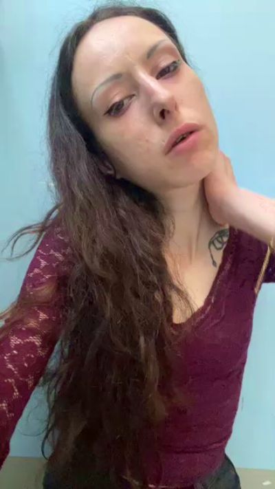 bigiulia42gcom2 live cam on Cam4