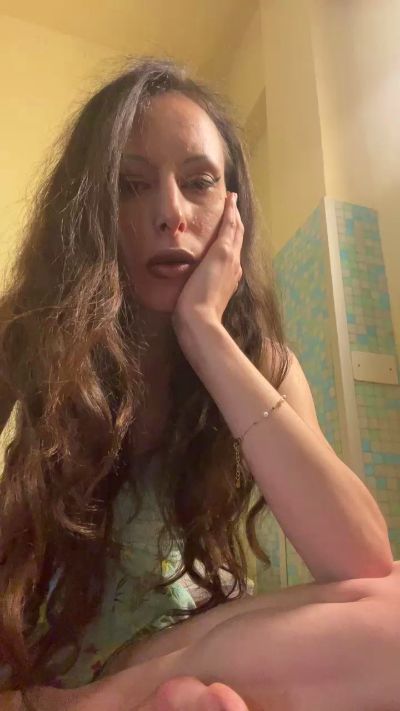 bigiulia42gcom2 live cam on Cam4