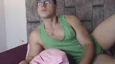 bigjonathan live cam on Cam4