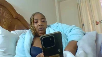 bigpussylipsx53 live cam on Cam4