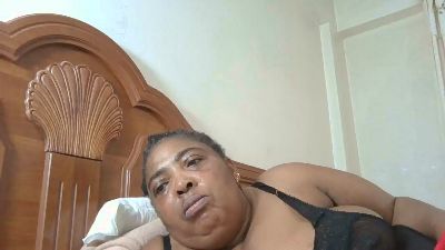 bigpussylipsx53 live cam on Cam4