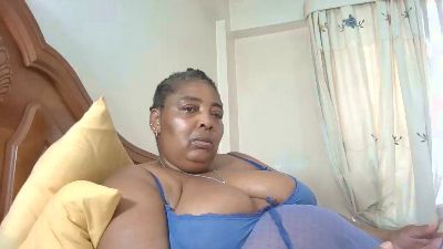 bigpussylipsx53 live cam on Cam4