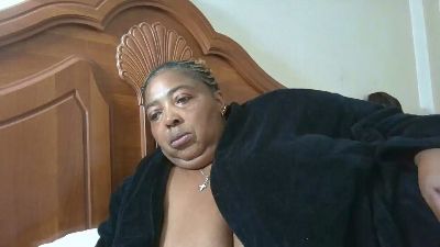 bigpussylipsx53 live cam on Cam4