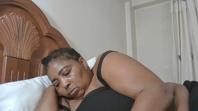 bigpussylipsx53 live cam on Cam4