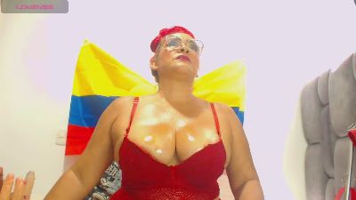 bigsweetgoddes live cam on Cam4