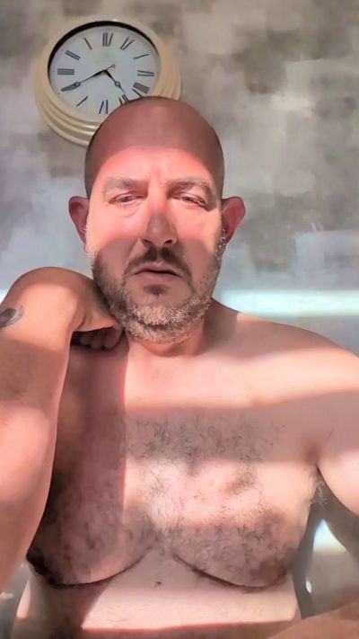 bikerbear197 live cam on Cam4