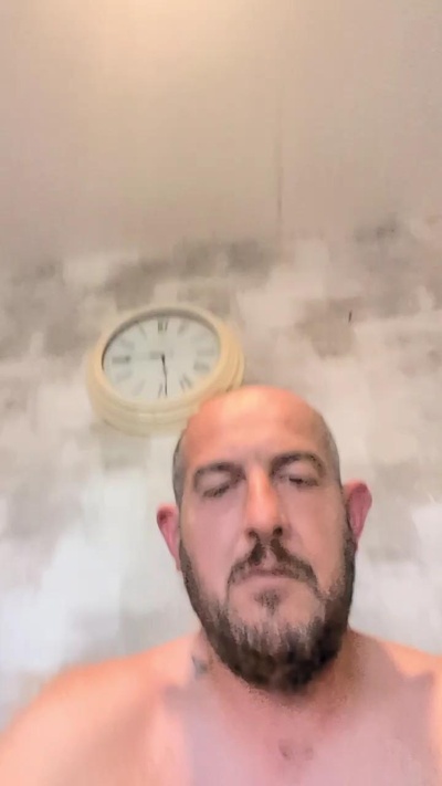 bikerbear197 live cam on Cam4