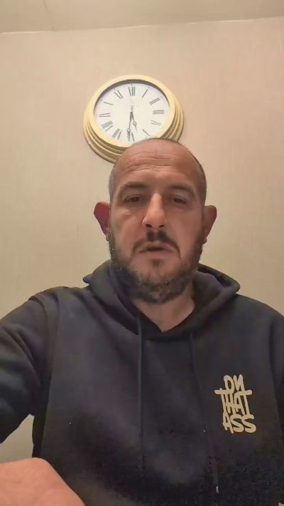 bikerbear197 live cam on Cam4