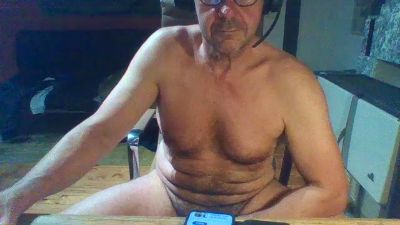 bikingguy2 live cam on Cam4