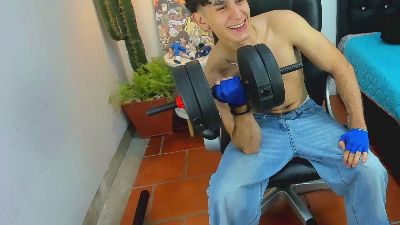billy_wildd live cam on Cam4