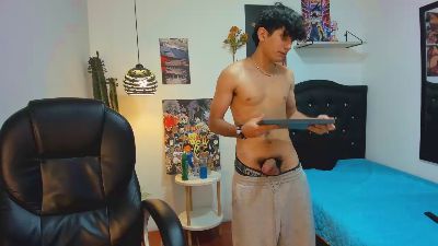 billy_wildd live cam on Cam4