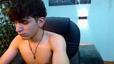 billy_wildd live cam on Cam4
