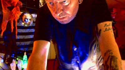 biteme69691 live cam on Cam4