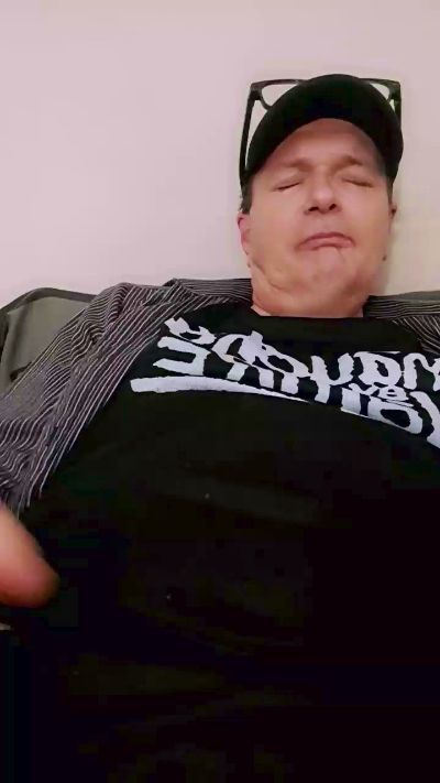 bitemypillo1 live cam on Cam4