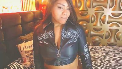 black_ambar live cam on Cam4