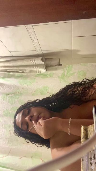 blackbarbiebzs live cam on Cam4