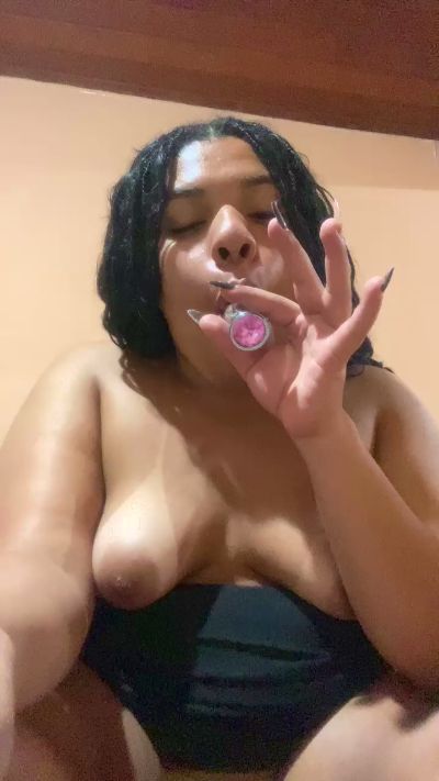 blackbarbiebzs live cam on Cam4
