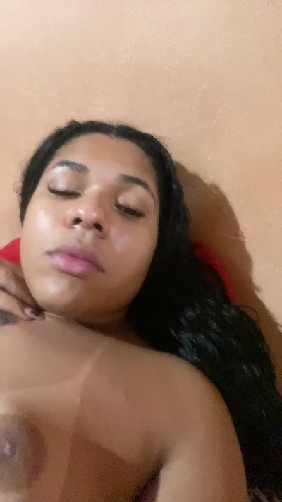 blackbarbiebzs live cam on Cam4