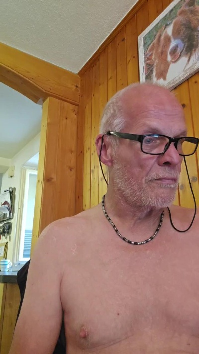 blasehase50 live cam on Cam4