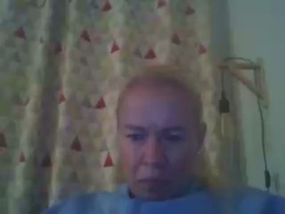 blondeandpetite live cam on Cam4