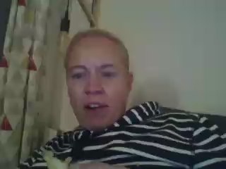 blondeandpetite live cam on Cam4